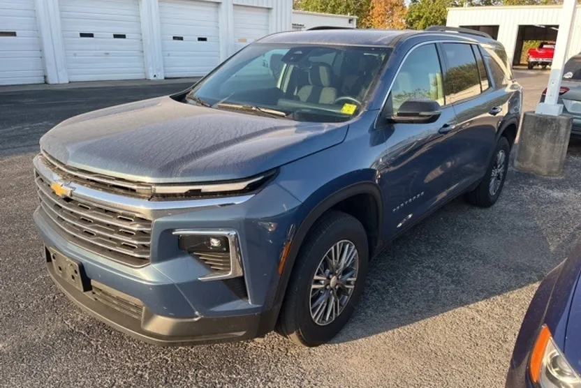 2025 Chevrolet Traverse photo 1
