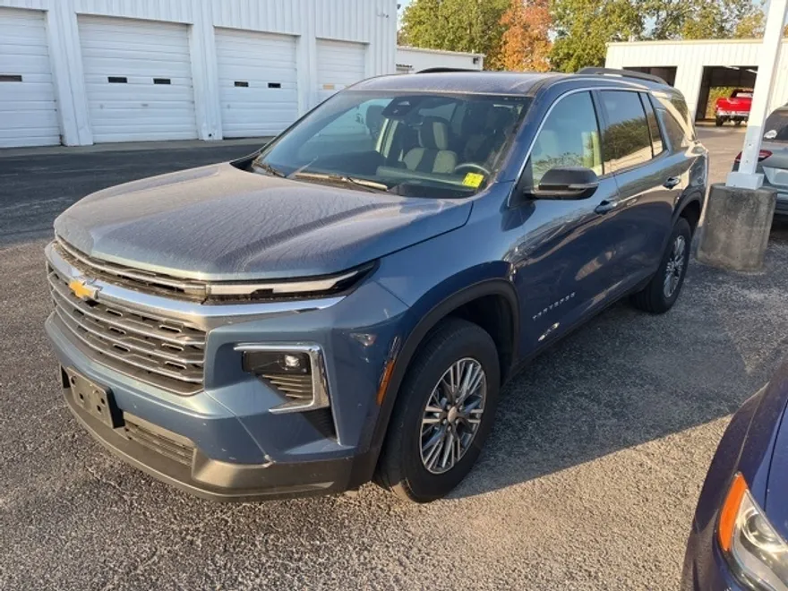 2025 Chevrolet Traverse photo 1