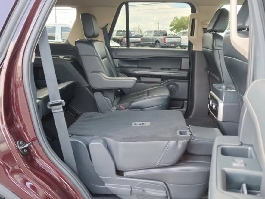 2024 Ford Expedition XLT photo 33