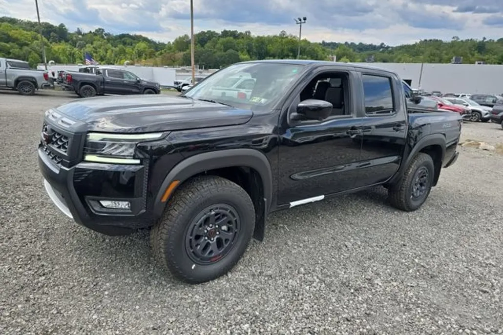 2025 Nissan Frontier PRO-4X photo 1