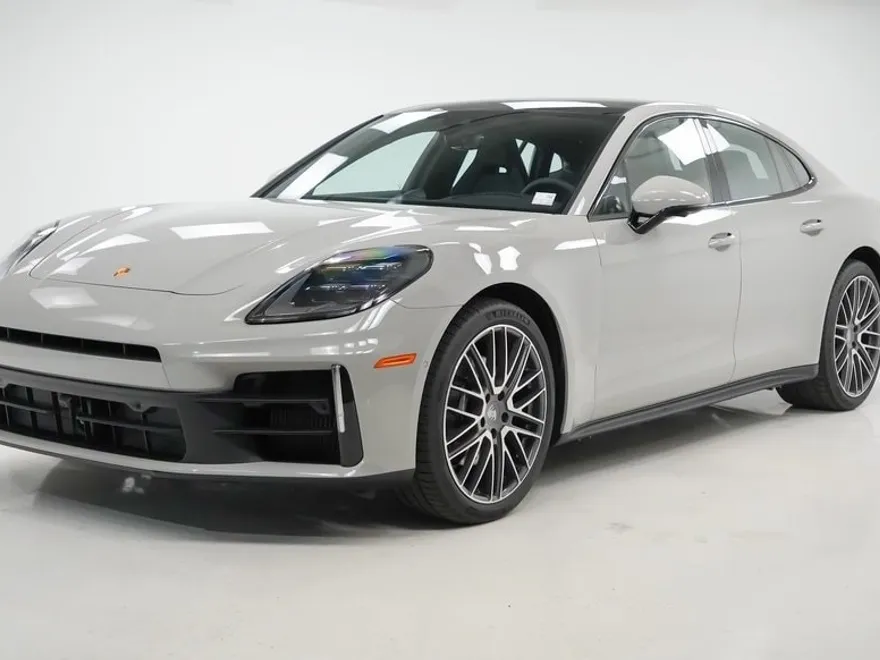 2025 Porsche Panamera 4 photo 1