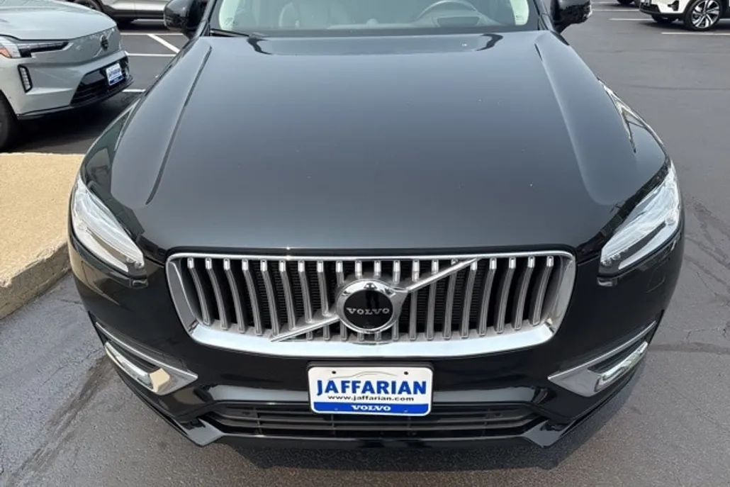 2022 Volvo XC90 Recharge T8 Inscription photo 1