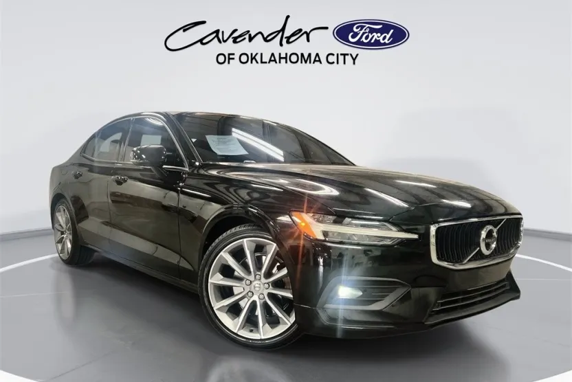 2021 Volvo S60 T5 Momentum photo 1