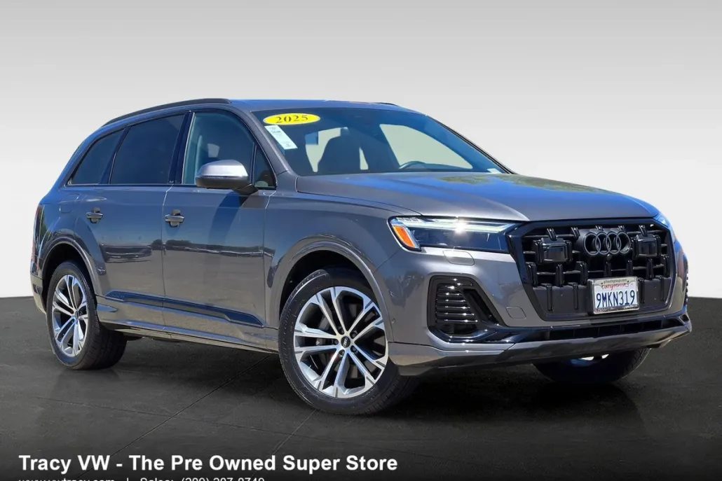 2025 Audi Q7 45 Premium Plus photo 1