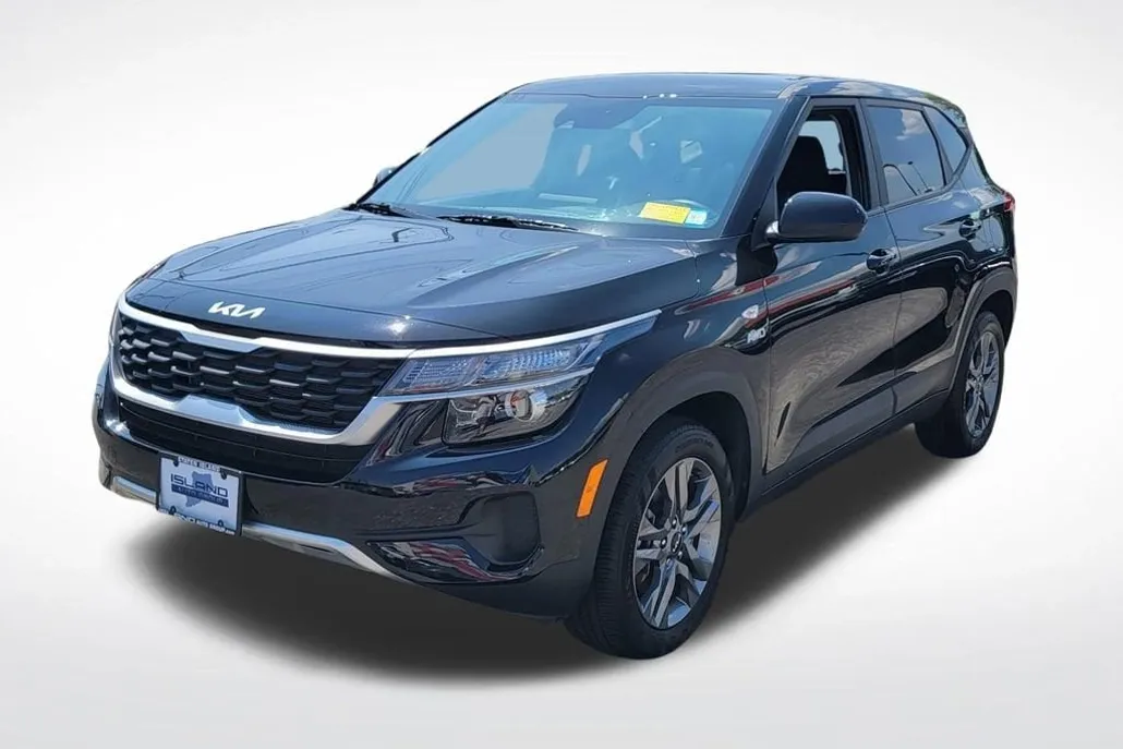 2023 Kia Seltos LX photo 1
