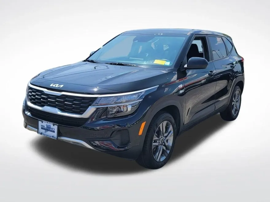 2023 Kia Seltos LX photo 1