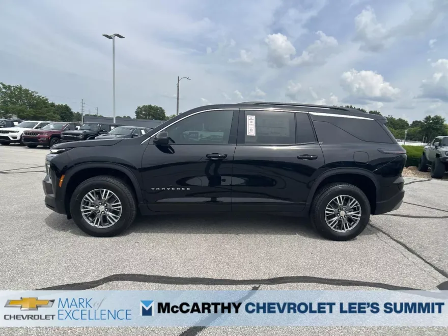 2025 Chevrolet Traverse 1LT photo 1