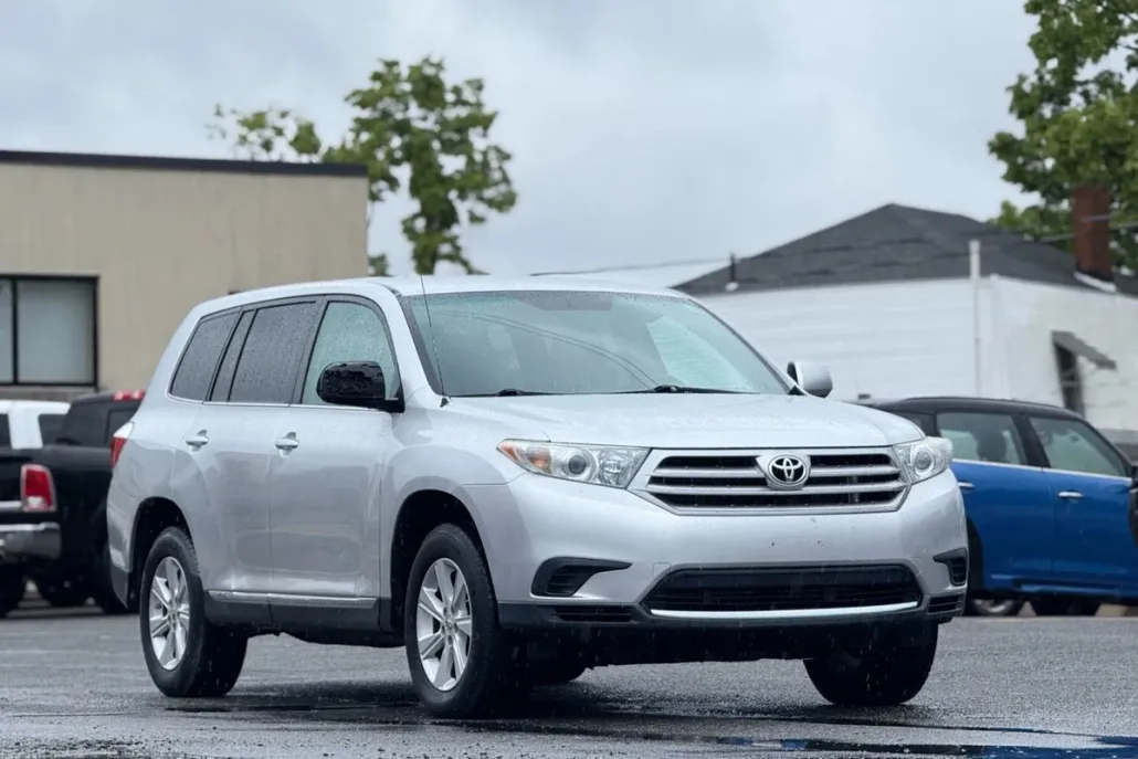 2011 Toyota Highlander Sport photo 1
