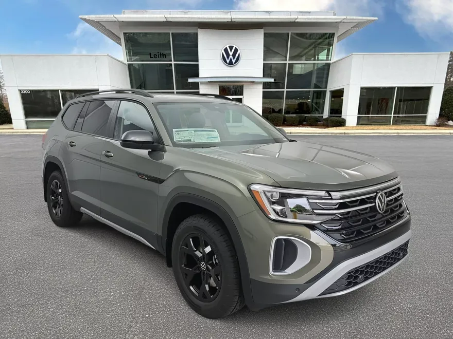 2025 Volkswagen Atlas Peak Edition SE photo 1