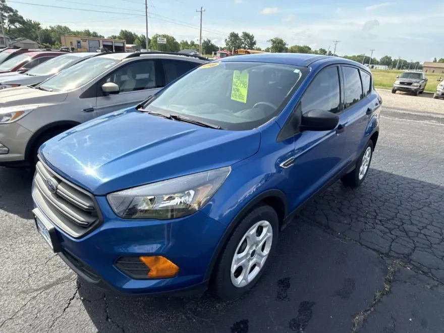 2019 Ford Escape S photo 1