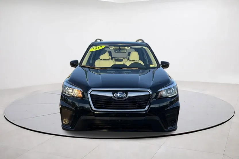 2019 Subaru Forester 2.5i Premium photo 1