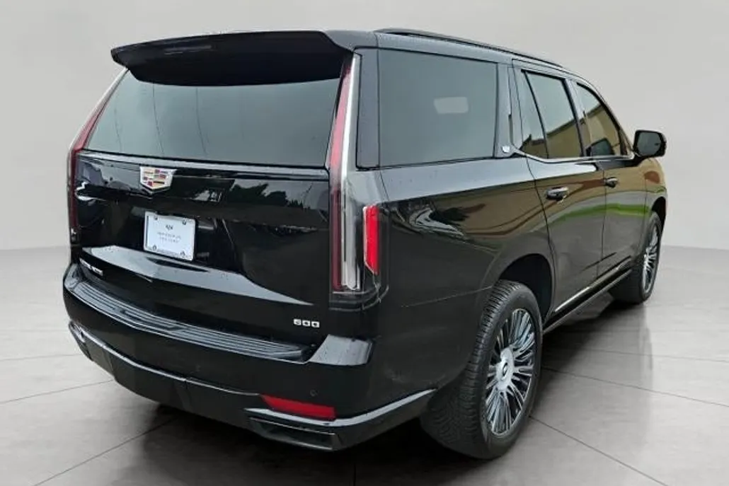 2022 Cadillac Escalade Sport Platinum photo 1