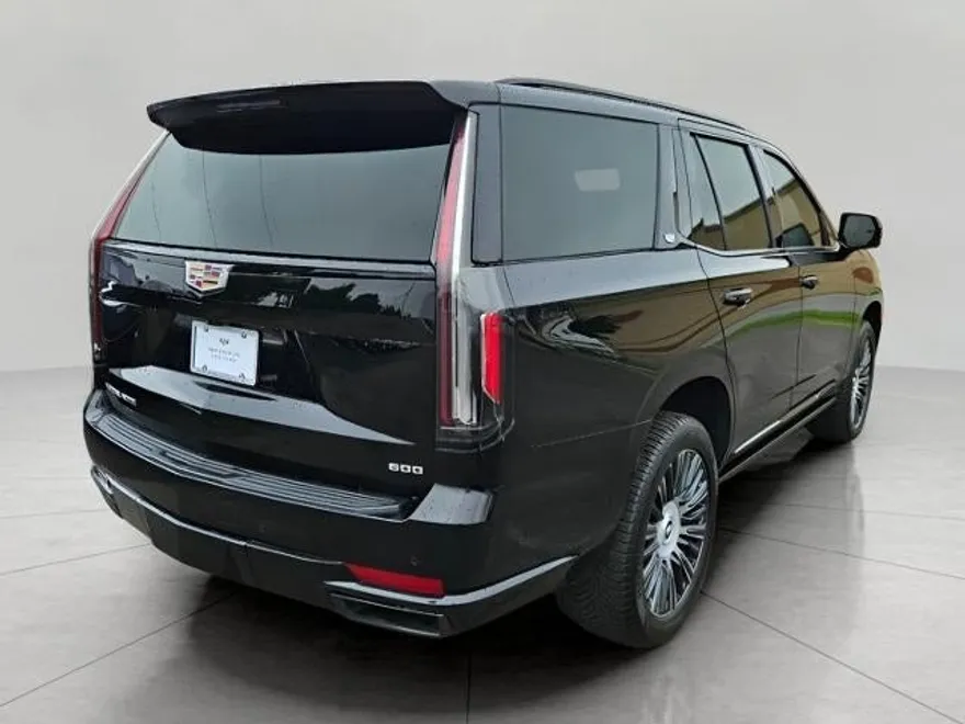 2022 Cadillac Escalade Sport Platinum photo 1