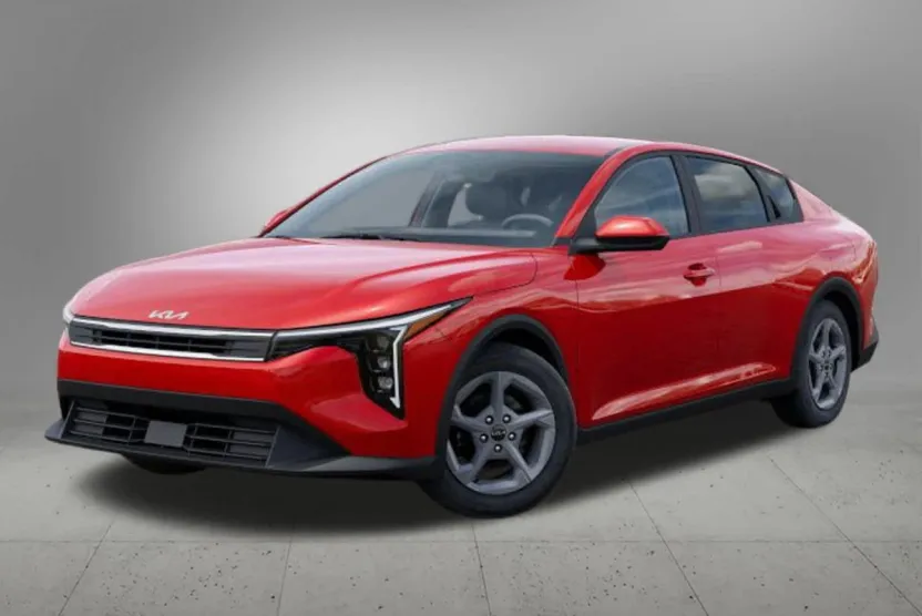 2025 Kia K4 LXS photo 1