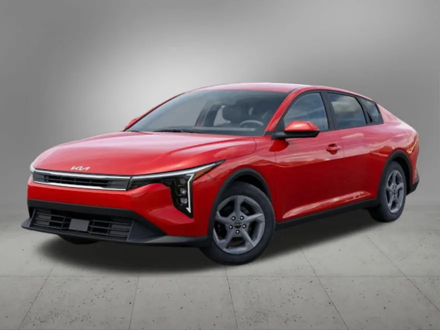2025 Kia K4 LXS photo 1