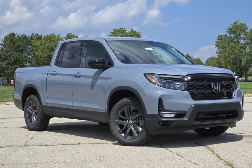 2025 Honda Ridgeline Sport photo 1