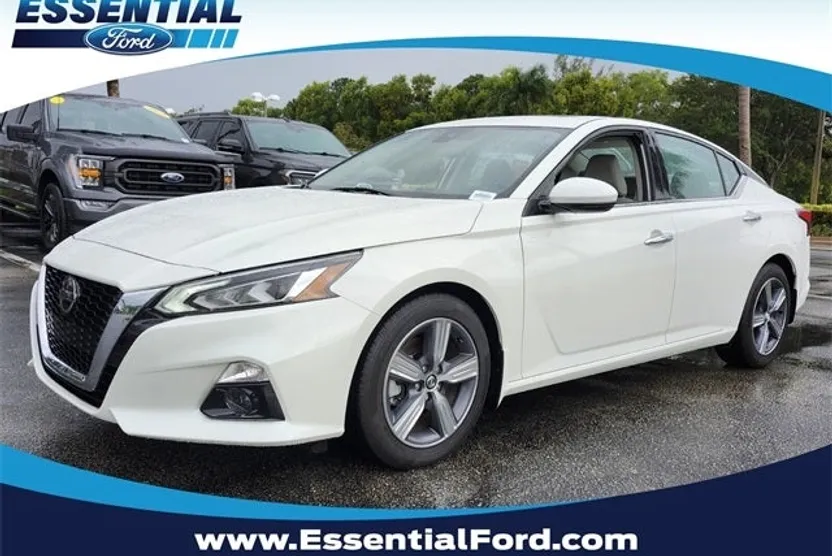 2022 Nissan Altima 2.5 SL photo 1