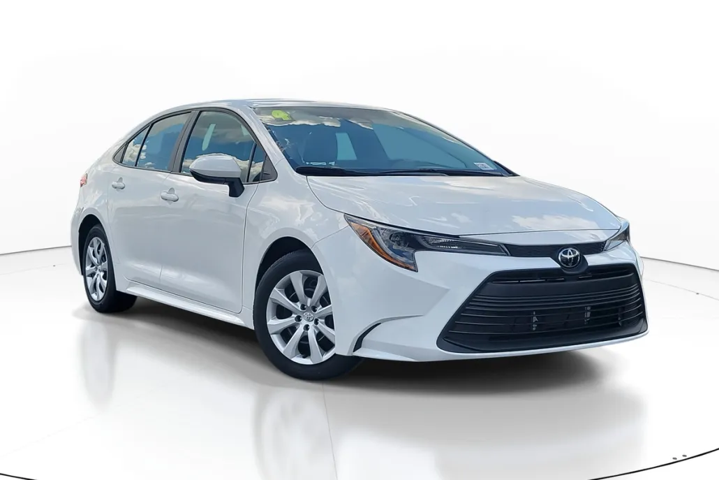 2024 Toyota Corolla LE photo 1