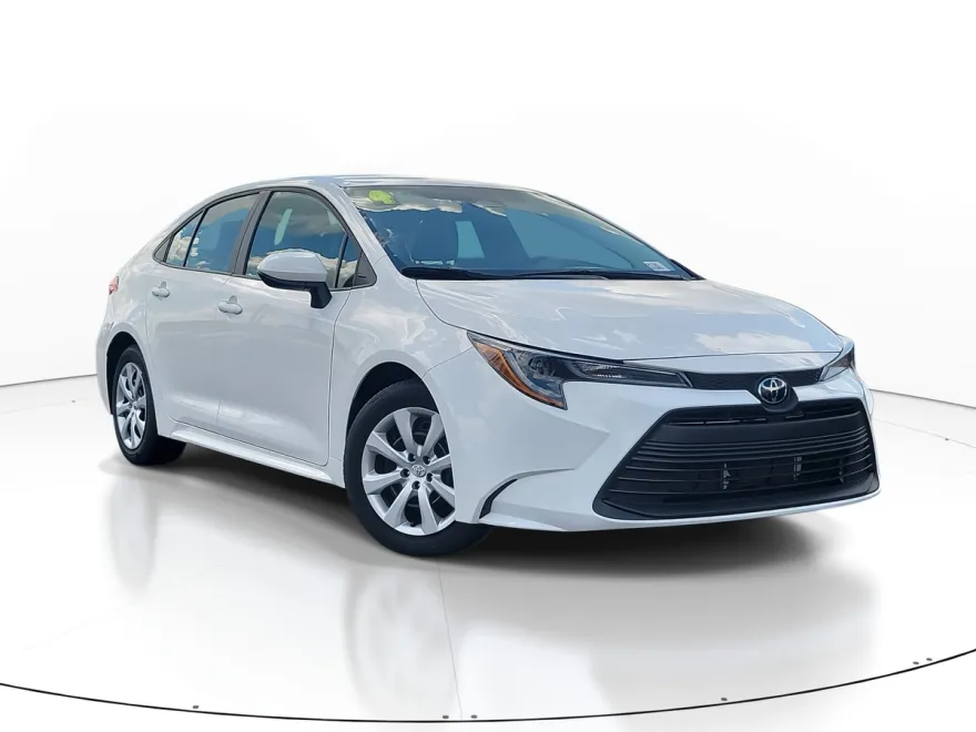 2024 Toyota Corolla LE photo 1