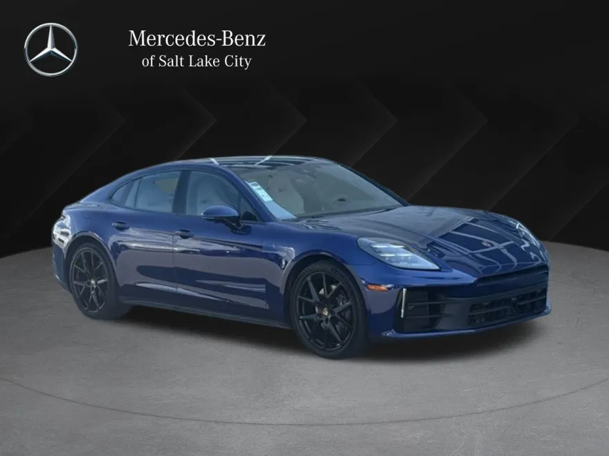 2024 Porsche Panamera 4 photo 1