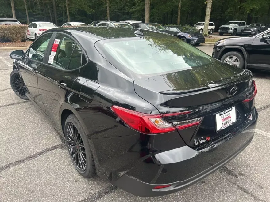2025 Toyota Camry LE photo 1
