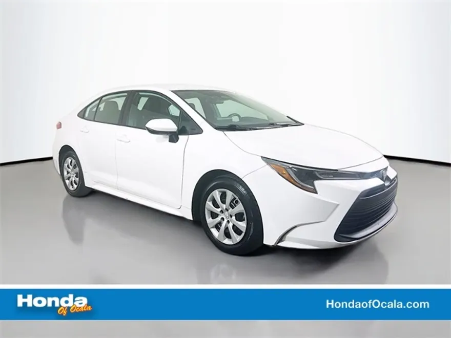 2023 Toyota Corolla LE photo 1