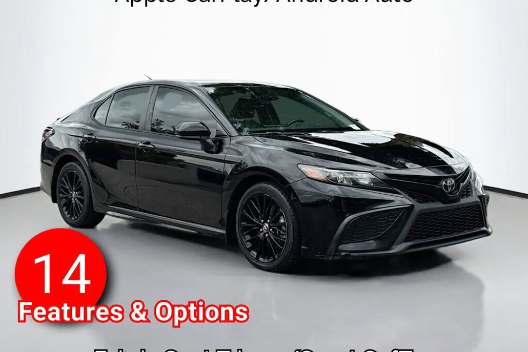 2021 Toyota Camry SE photo 1
