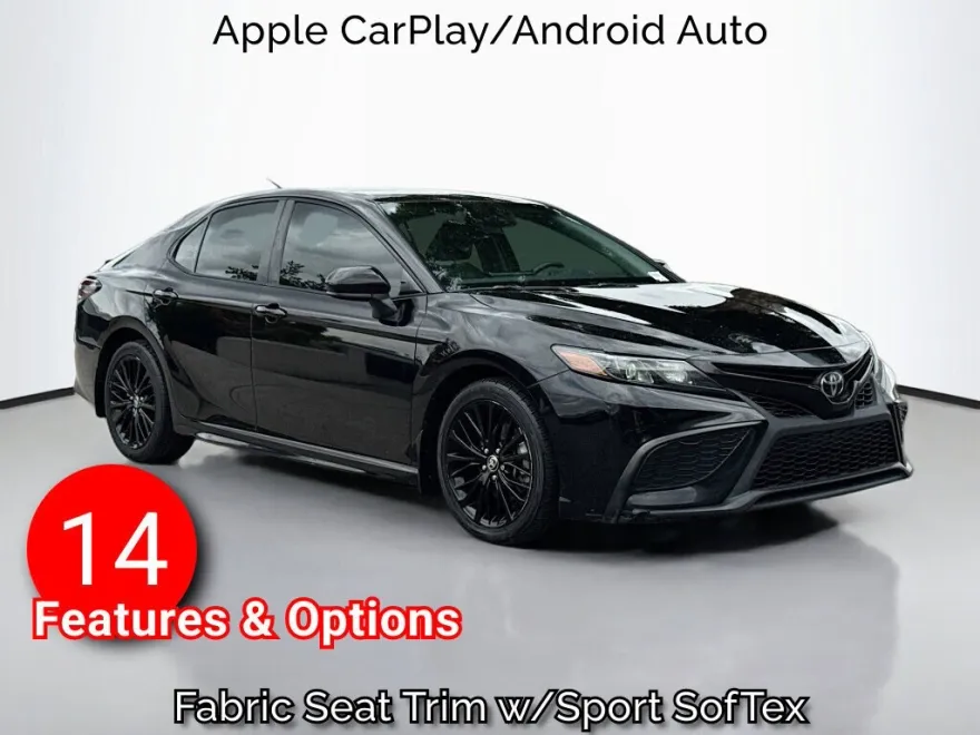 2021 Toyota Camry SE photo 1