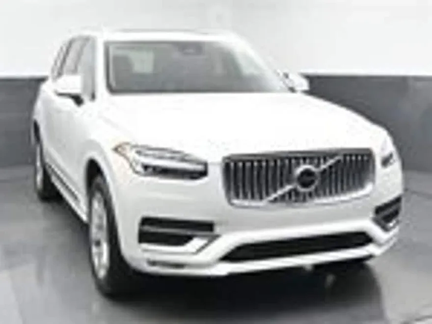 2024 Volvo XC90 B5 AWD Core photo 1