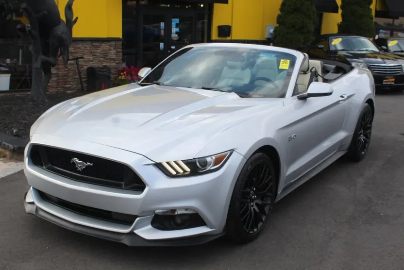 2017 Ford Mustang GT Premium Convertible photo 1
