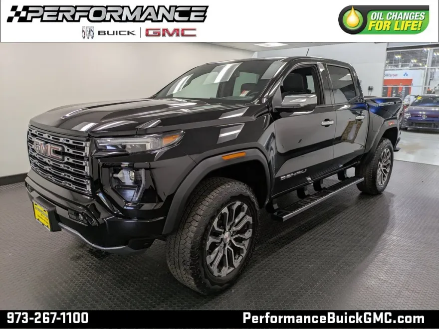 2024 Gmc Canyon Denali photo 1