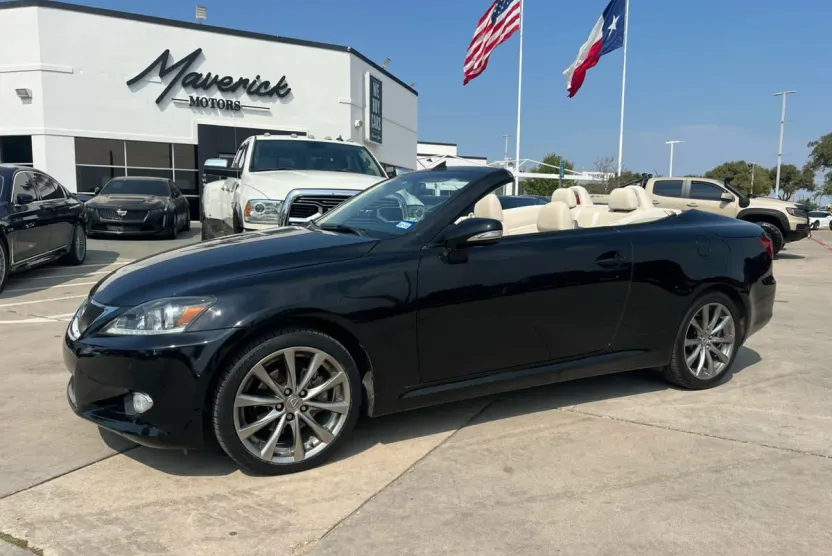 2015 Lexus IS 250C photo 1