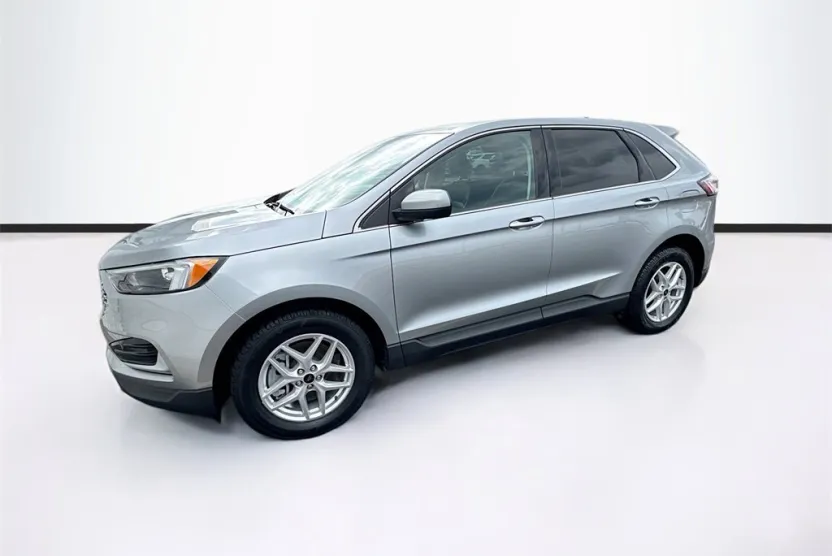 2024 Ford Edge SEL photo 1