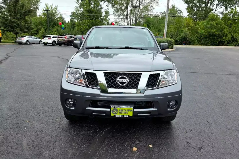 2016 Nissan Frontier SV photo 1