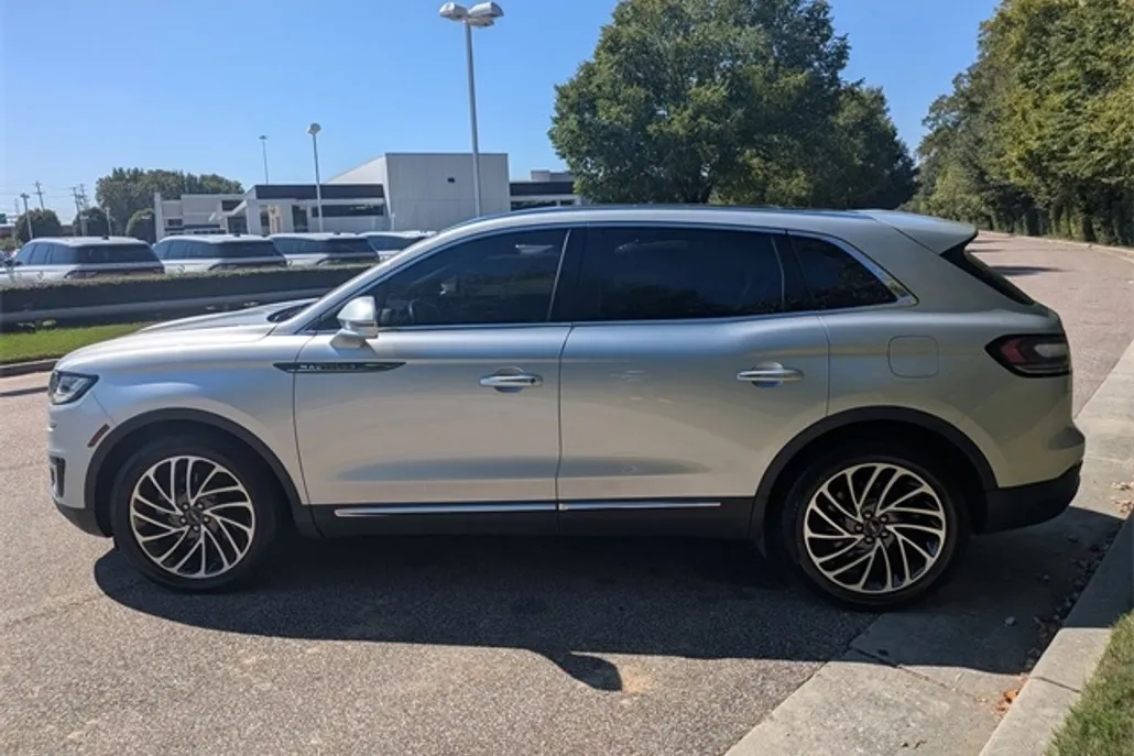 2019 Lincoln Nautilus Reserve photo 1
