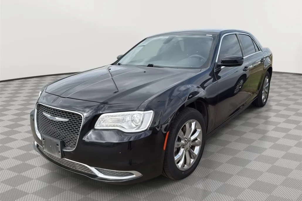 2022 Chrysler 300 Touring photo 1