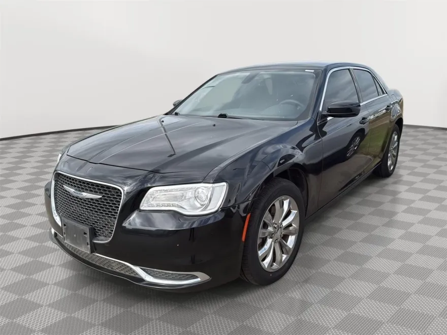 2022 Chrysler 300 Touring photo 1