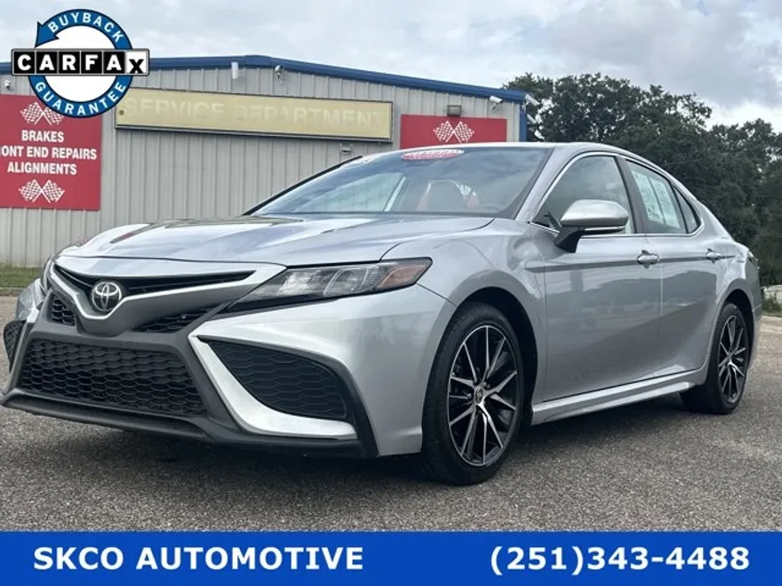 2023 Toyota Camry SE photo 1