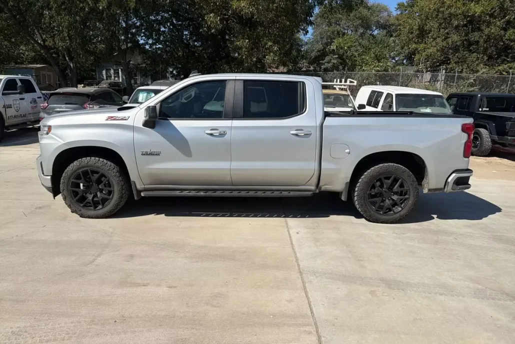 2022 Chevrolet Silverado 1500 RST photo 1
