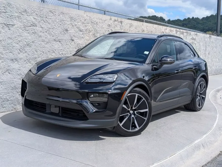 2025 Porsche Macan Electric photo 1