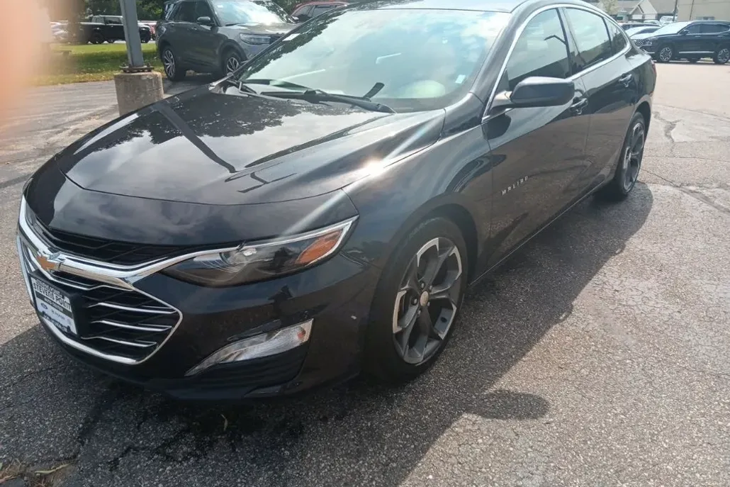 2023 Chevrolet Malibu 1LT photo 1