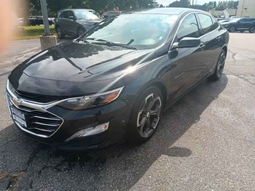 2023 Chevrolet Malibu 1LT photo 1