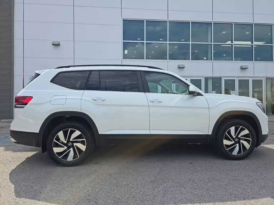 2026 Volkswagen Atlas SE Technology photo 1