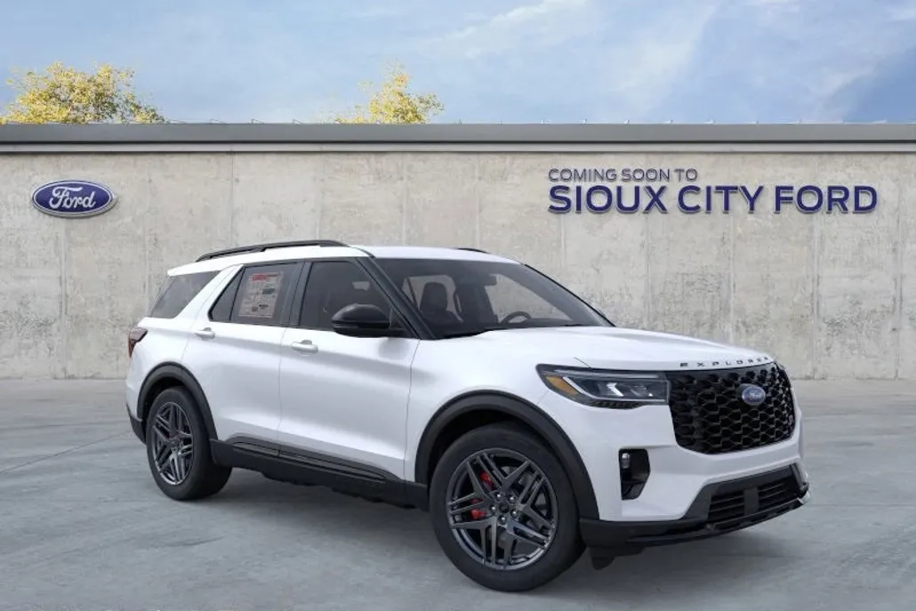 2025 Ford Explorer ST photo 1