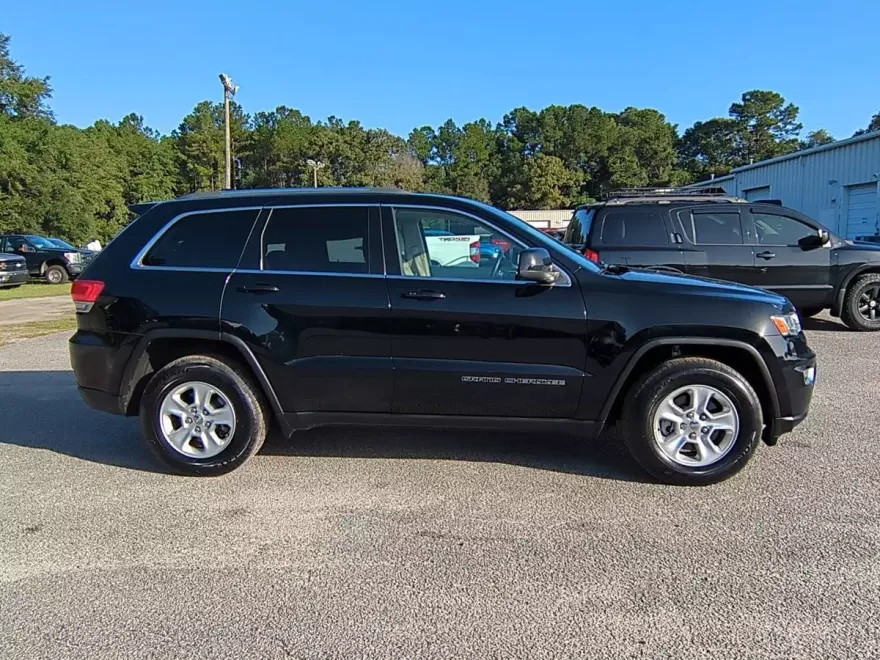 2017 Jeep Grand Cherokee Laredo photo 1
