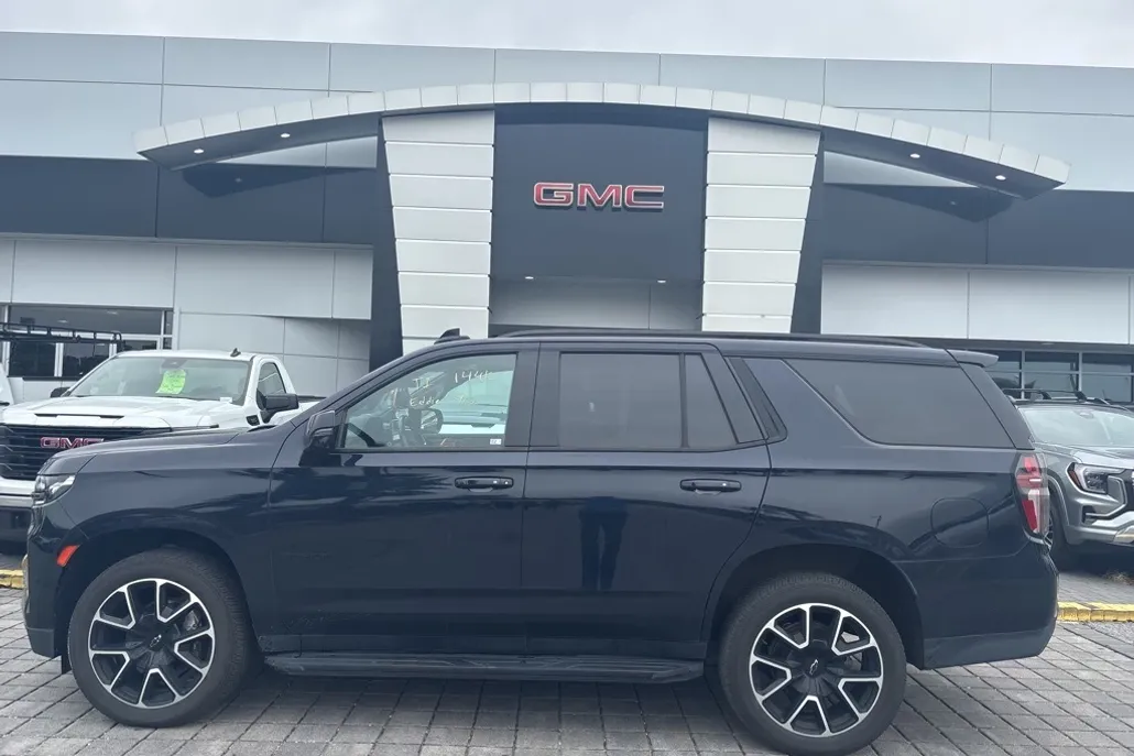 2021 Chevrolet Tahoe RST photo 1