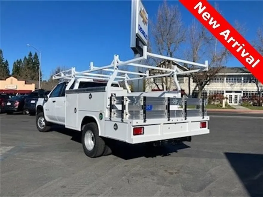2025 Chevrolet Silverado 3500HD Work Truck photo 1