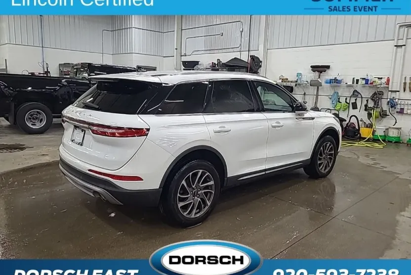 2022 Lincoln Corsair Standard photo 1