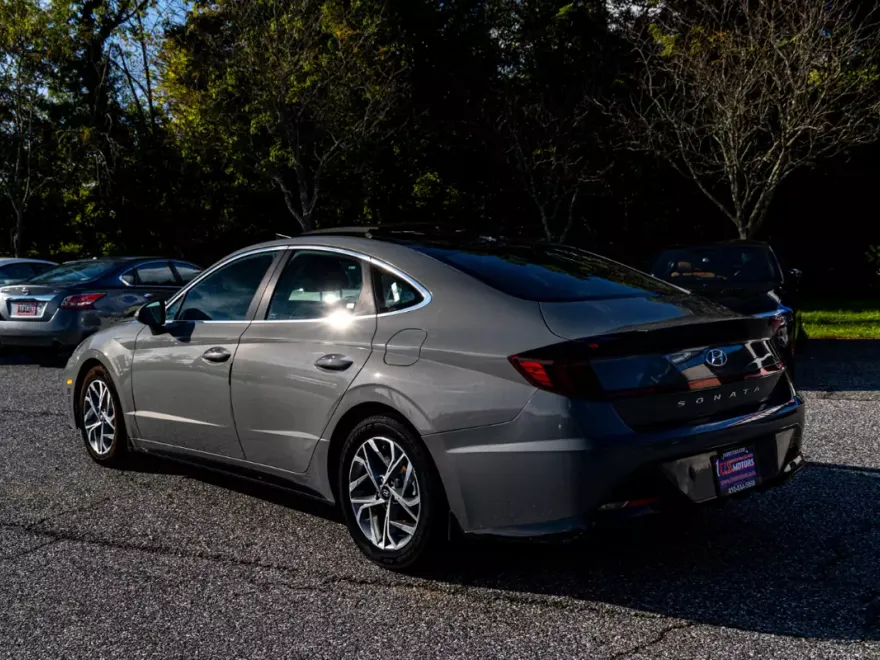 2022 Hyundai Sonata SEL Convenience N Line photo 1