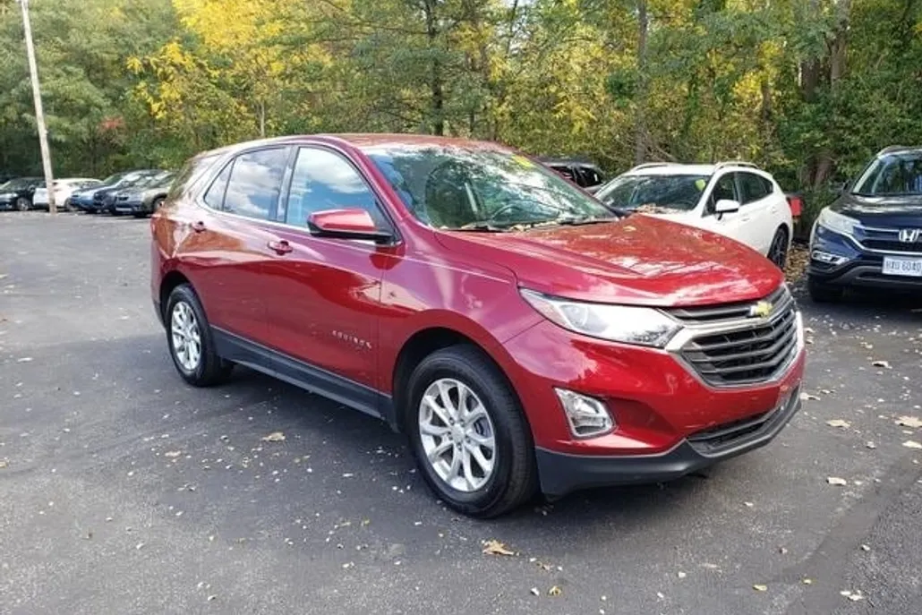 2020 Chevrolet Equinox LT photo 1